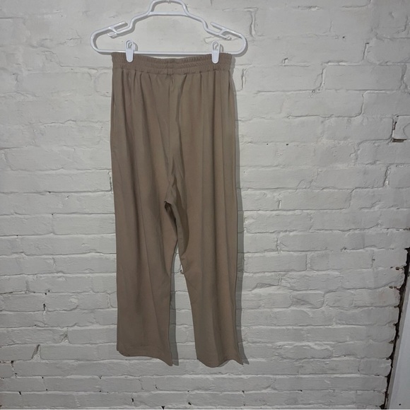 Tan Top and Pants L - Picture 3 of 3